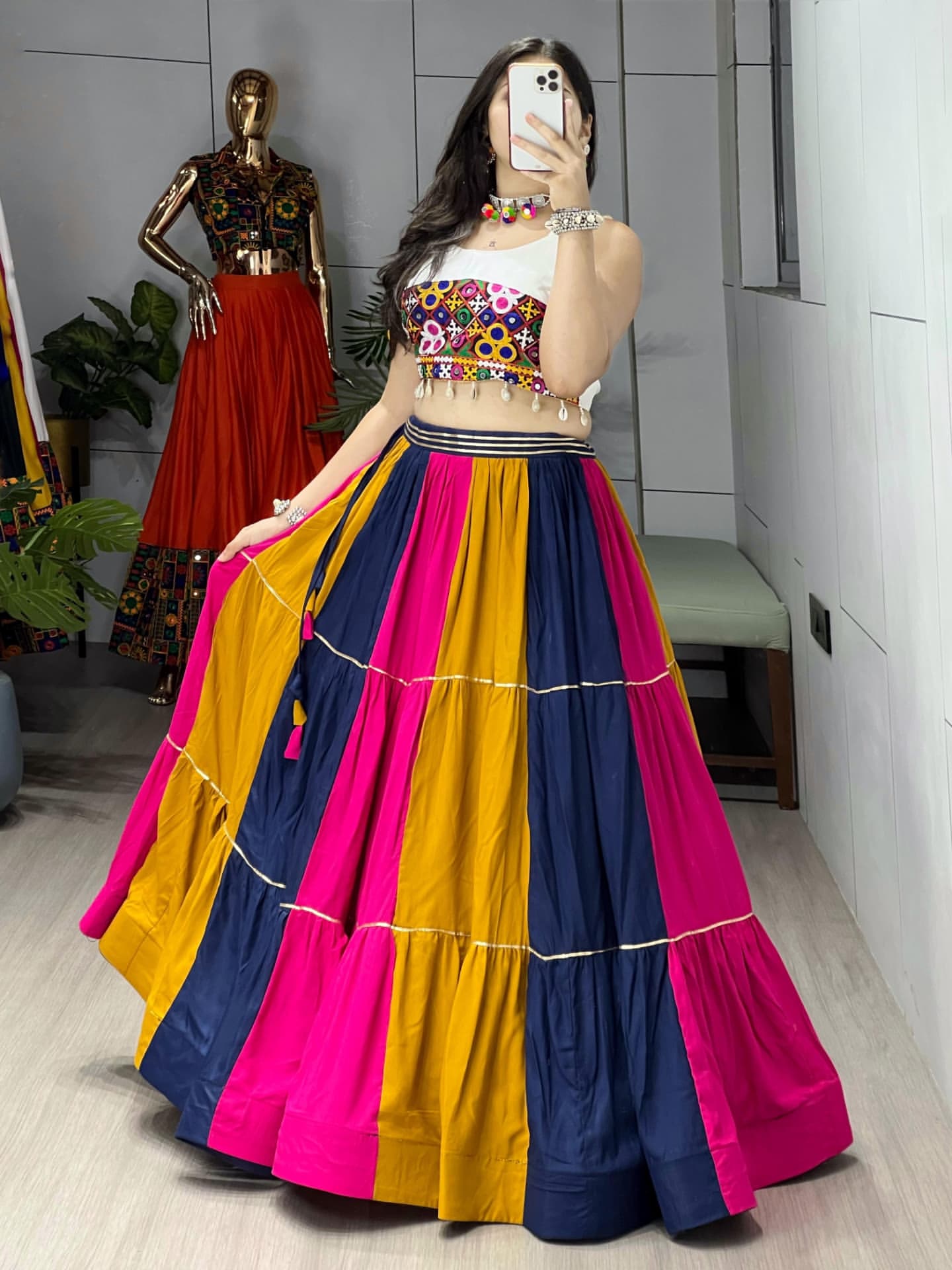 Ethnic Women Lehenga with Kediya Set
